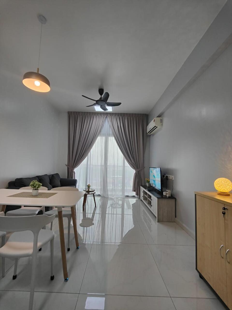 08johor, Near Ciq, Danga Bay Free Parking 2br6pax * Johor Bahru