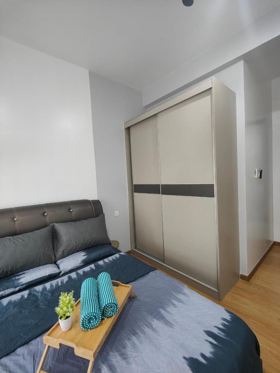 08johor, Near Ciq, Danga Bay Free Parking 2br6pax Johor Bahru